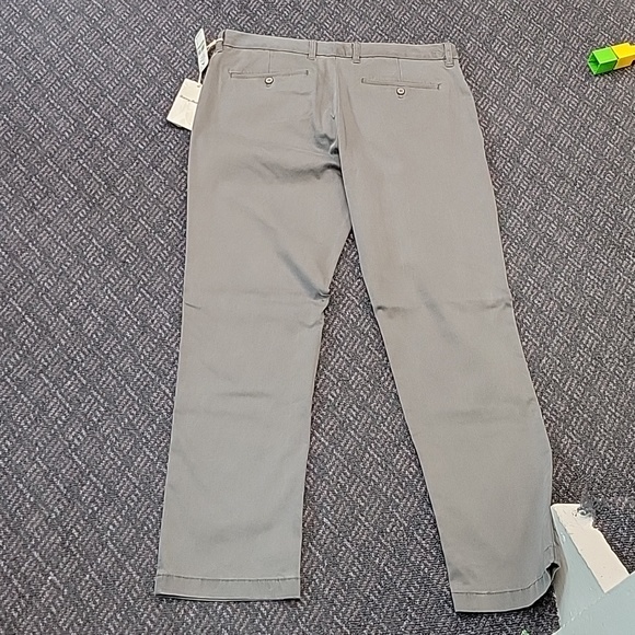 New Tommy Bahama Boracay flat front pants never touched - Picture 3 of 4